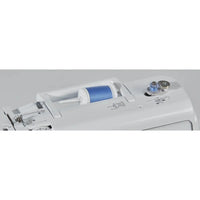 Brother Innov-is A150 Nähmaschine mit LCD-Display und Bedienfeld in der Frontalansicht