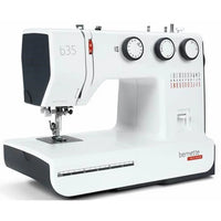 bernette B35 Nähmaschine in Weiß mit roten Akzenten